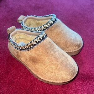Kids Cozy Slip-On Clogs in Tan with Faux Fur Lining